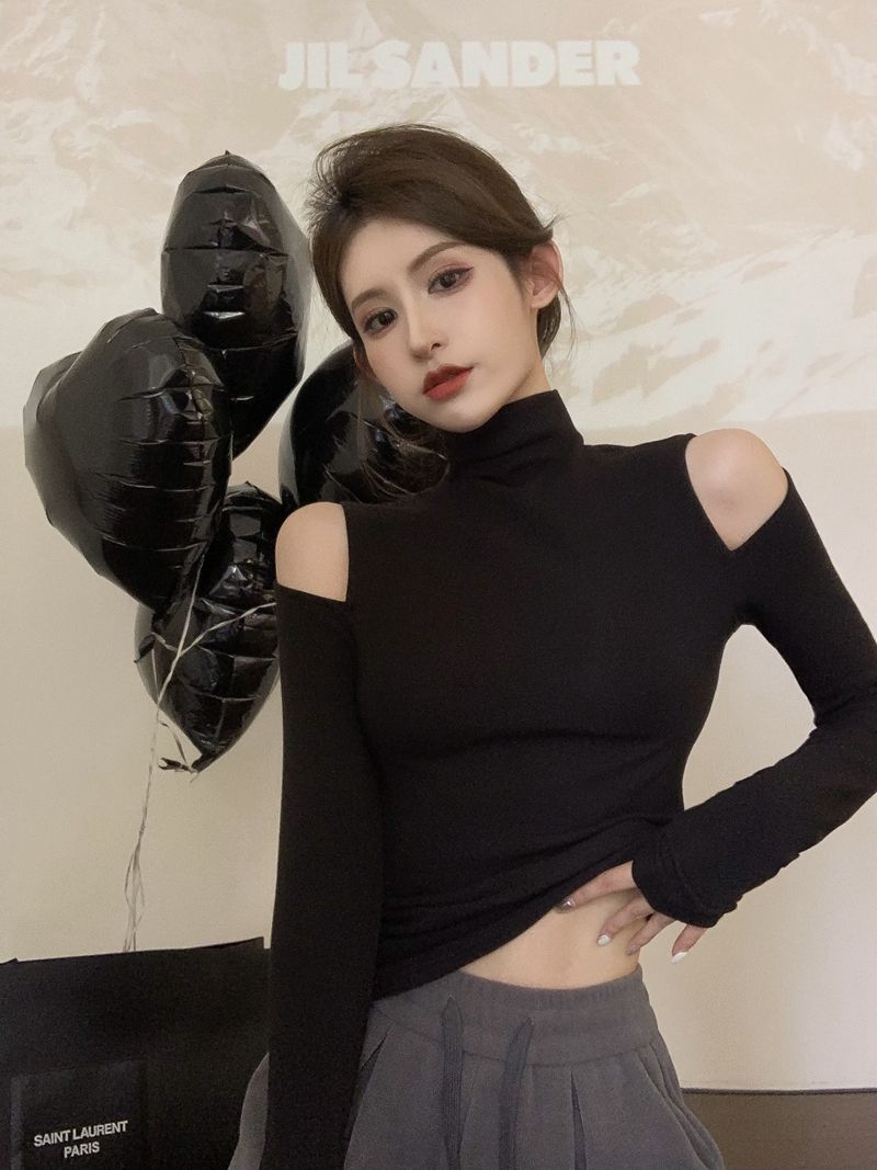 Aria Slim Fit Turtleneck Long Sleeve Top